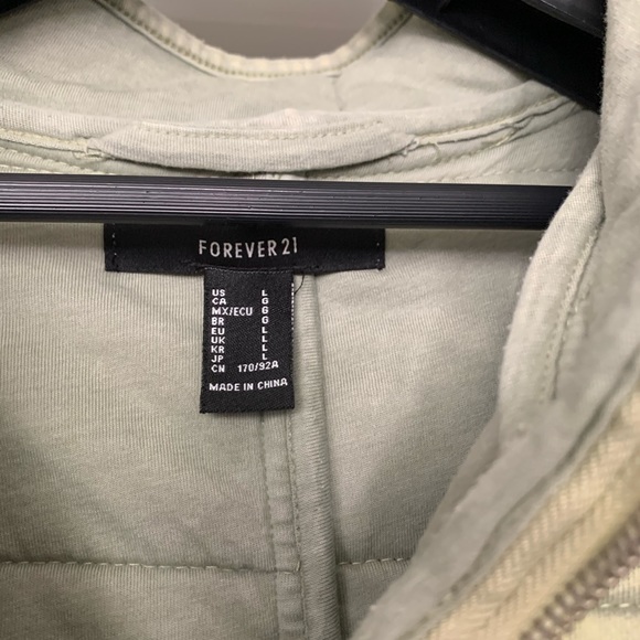 Forever 21 Quilted Zip-Up Jacket - Picture 4 of 5